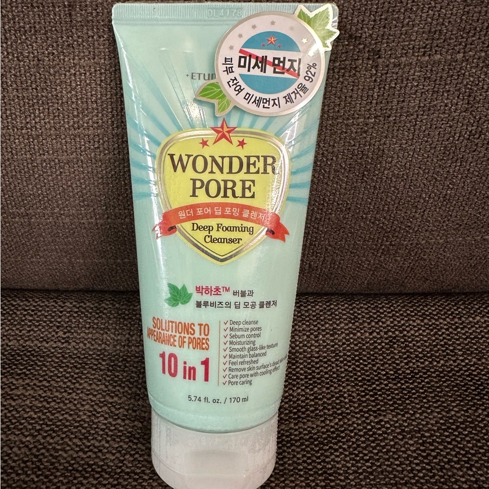 Étude House Wonder Pore Deep Foaming Cleanser